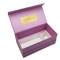 Boîte cadeau en carton écologique durable avec fermeture magnétique personnalisable et doublure en feuille d'or pour emballage de mariage