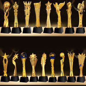 Trofeo Copa de fútbol de gran tamaño Trofeo de campeonato deportivo con base de madera Premio de recuerdo personalizado Fabricación de medallas y trofeos - Product Image 6
