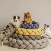 Vente en gros de lits pour chiens et chats personnalisés en forme de spirale, en tissu velours pour animaux de compagnie, ronds, modernes, confortables et élégants