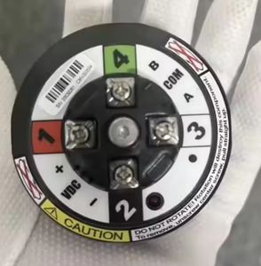 جهاز قياس المستوى إيمرسون موديل 800/700 نوع روز-ماونت مع معالج محسن ودقة +/-0.5% مصنوع من البلاستيك ABS - Product Image 6