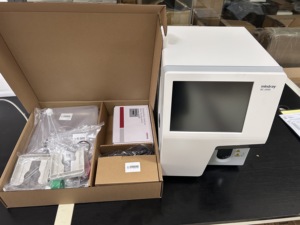 Analizador de Hematología automático Mindray, máquina CBC de 5 partes con pantalla táctil, Analizador de sangre Diff de 5 partes para hospital de animales - Product Image 2