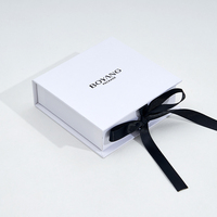 Boîte d'emballage de bijoux en papier blanc avec Logo personnalisé pour Bracelet, boucle d'oreille, anneau, collier
