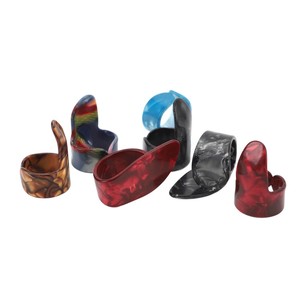 7 pièces médiators de pouce de guitare pièces de <span class=keywords><strong>basse</strong></span> de guitare en celluloïd médiators réglables pour les guitaristes et les mélomanes - Product Image 3