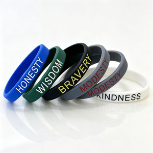 Bracelet en silicone avec inscription inspirante : Bravery, Wisdom, Kindness – Vente en gros - Product Image 6