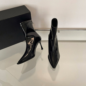 Botines de tacón alto con punta en pico, color marrón, tacón fino, hechos de cuero, con cremallera, aptos para el invierno con aislamiento adicional. - Product Image 3