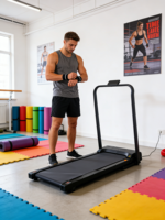 Équipement de gymnastique à domicile unisexe tapis de course VR durable avec station d'entraînement de la poitrine moteur électrique de bonne qualité pour l'entraînement