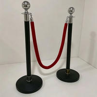 Poteau de délimitation de luxe noir et argenté avec corde rouge pour tapis rouge, mariage, exposition et gestion de file d'attente