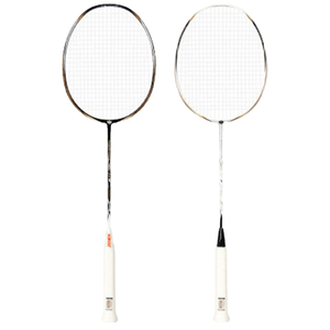 Raquette de badminton professionnelle personnalisée en fibre de carbone avec poignée en PU, dureté moyenne, contrôle du volant et cordes de 0,66 mm - Product Image 1