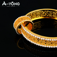 Nouveau jeu de bagues bracelets de mariage de haute qualité, plaqué or arabe 18 carats, perles, ensemble de bijoux de mariée élégants pour femmes