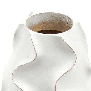 Vase décoratif artisanal blanc 6X17 pour salon en céramique et porcelaine - Product Image 4