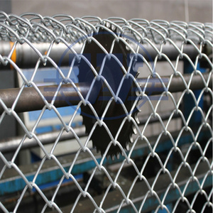 Machine entièrement automatique pour la fabrication de grillages à mailles losangées en fil simple/double, pour clôtures en acier et en fer - Product Image 6