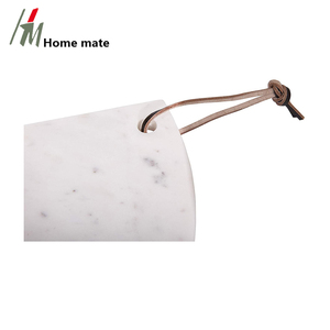 <span class=keywords><strong>Planche</strong></span> à découper artisanale en marbre <span class=keywords><strong>blanc</strong></span> naturel et <span class=keywords><strong>bois</strong></span> d'acacia, en forme de puzzle, pour la décoration et la présentation de fromages - Product Image 6