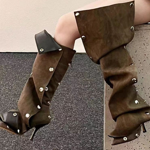 Bottes hautes plissées pour femme, style western, à talons fins, avec rivets et boutons, nouvelle collection hiver 2025 - Product Image 1