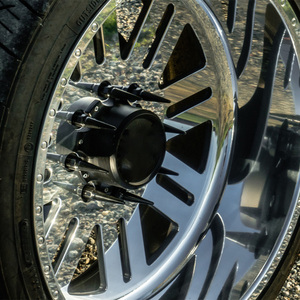 Rines Forjados de Perfil Bajo de 20, 22 y 24 Pulgadas 6139.7 8180 8165.1 para Camionetas, Diseño Brillante para Silverado 1500 2500HD 3500HD - Product Image 4