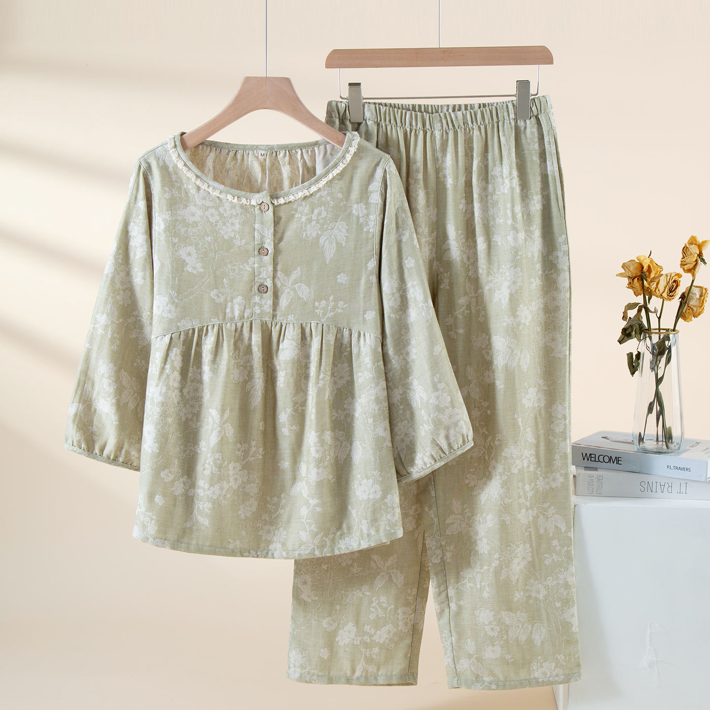 หญ้าสีเขียวอ่อน