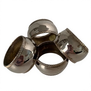 Ensemble de 4 anneaux de serviette en argent creux, designs modernes personnalisables, pour la décoration de la table de restaurant - Product Image 1