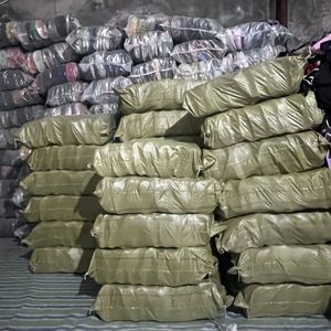 S08 Ballots Chaussures Vente en Gros en Vrac Utilisé Enfants Sandales et Chaussures Pas Cher Chaussures d'Occasion Enfant Chaussures Tailles Mixtes Remise Lot Vente - Product Image 6