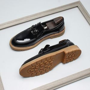 Nuevos Zapatos de Boda de Cuero Genuino de Alta Gama, Color Verde Claro, con Suela de Goma Resistente, Transpirables, Cómodos y Modernos, de una Sola Pieza - Product Image 4