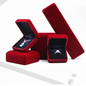 Boîte à bijoux de luxe personnalisée avec logo, base en fer, en velours, avec lumière LED blanche, étui pour bague et pendentif - Product Image 5