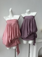 Robe mini décontractée pour femme, sans bretelles, à encolure élastique, ourlet bouffant, coupe portefeuille aux hanches, avec détail nœud, élégante, violet lavande, pour les vacances et les soirées