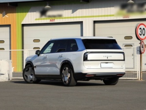 Zeekr 9x SUV di Lusso Ibrido Plug-In, Veicolo a Nuova Energia con Passo Lungo - Product Image 4