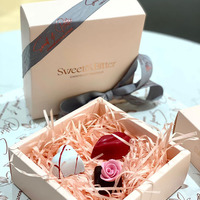 Vente en gros de boîtes-cadeaux de chocolat en carton de luxe faites à la main pour l'emballage de chocolat à la truffe avec séparateurs en relief pour usage alimentaire