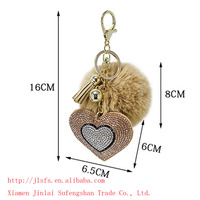 Porte-clés Pompon de Noël en fausse fourrure avec pendentif cœur en strass, décoration de Noël, cadeau de Noël