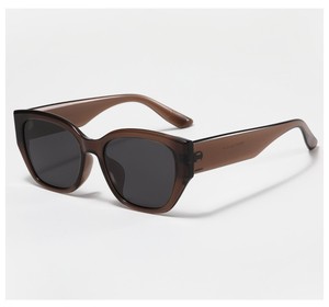 Gafas de Sol Coreanas GM con Marco Grande Estilo Ojo de Gato, Retro, Modernas, Ligeras, de Alta Gama, Unisex, Anti-UV, Polarizadas TR - Product Image 4