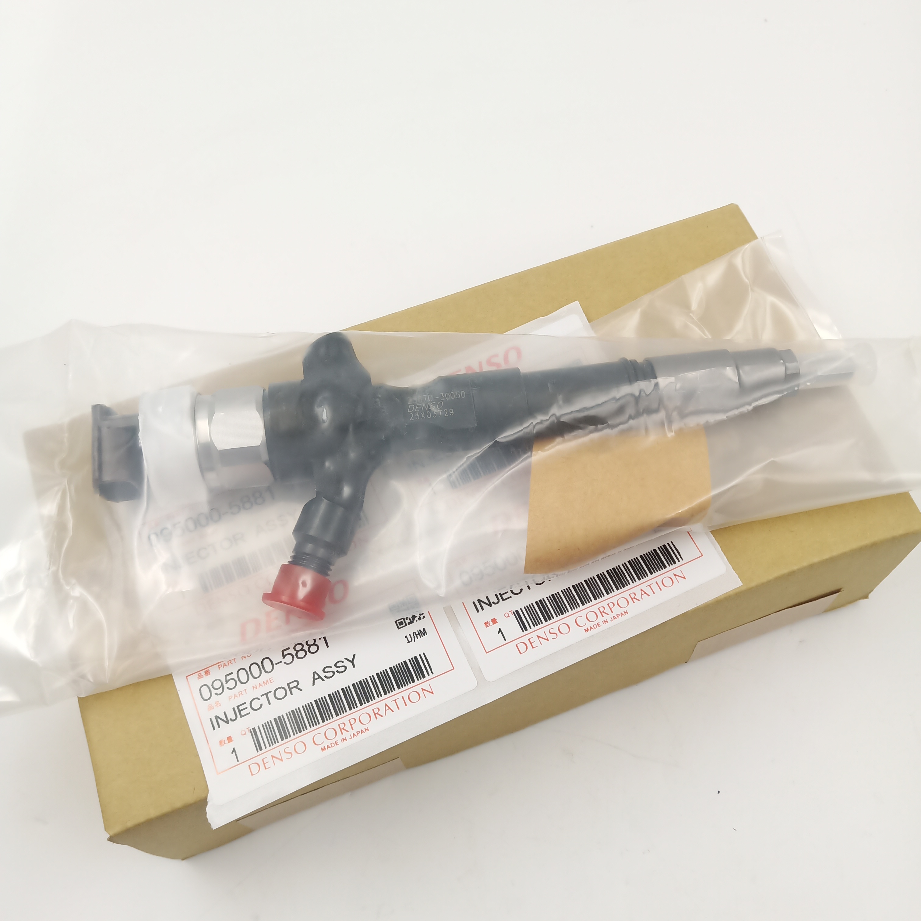 diesel engine parts  23670-30050  nozzle injector  095000-5881  HILUX 1KD 2KD sprayer  diesel engine injection