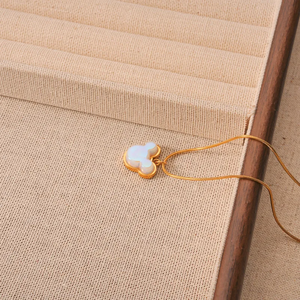 Elegante Collar con Colgante Geométrico para Mujer, Acero Inoxidable 304, Chapado al Vacío en Oro Real de 18K, Acrílico, Joyería que No se Destiñe - Product Image 3