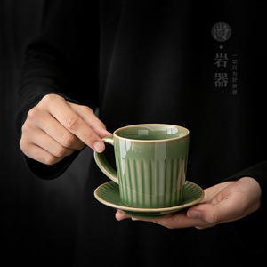 Ensemble tasse et soucoupe à café rétro en céramique, 210 ml, avec anse cylindrique, couleur unie, pour le thé de l'après-midi - Product Image 1