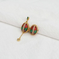 SHINNYGIFTS Klassieke Russische Ei-vormige vergulde koperen basis openbare hanger met bedeltje Dames Moeder Valentijnsdag Feestdag Cadeaus