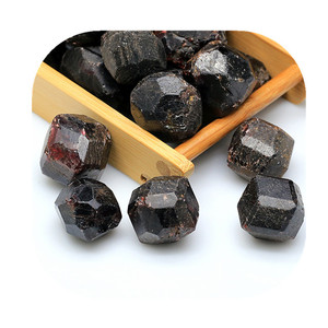 Commercio all'ingrosso di minerali naturale rosso ruvido <span class=keywords><strong>Granato</strong></span> grezzo semipreziosa <span class=keywords><strong>pietra</strong></span> per La decorazione Domestica - Product Image 1
