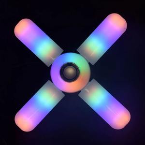 Bombilla LED Inteligente con 4 Hojas, Lámpara Musical con Bluetooth, Control Remoto Plegable, Proyección de Luz Estrellada para Fiestas y Bodas - Product Image 5