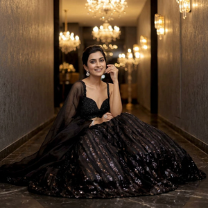Robe de mariée noire en mousseline plissée à sequins, silhouette trapèze, manches longues, longueur ras du sol, tenue de mariée traditionnelle Lehenga Choli - Product Image 1