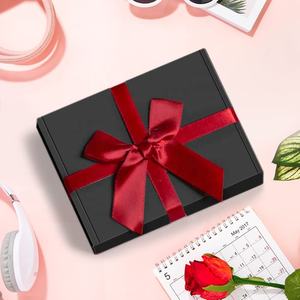 Scatole di cartone per imballaggio di buste ondulate di <span class=keywords><strong>dimensioni</strong></span> perfette scatole di <span class=keywords><strong>scarpe</strong></span> di spedizione nere di alta qualità leggere 8x6x3 pollici - Product Image 5