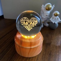 Boule de cristal laser Laitueuse Voie Lactée Saturne lumineuse avec base LED rotative en plastique MH-Q0274