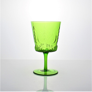 Design moderne personnalisé <span class=keywords><strong>gobelet</strong></span> en verre à vin rouge en relief à tige courte <span class=keywords><strong>translucide</strong></span> en cristal - Product Image 1