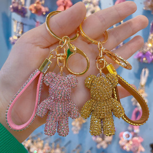 Ciondolo portachiavi a forma di orso violento con strass, stile influencer, con telecomando per auto, cordino a catena, accessorio personalizzato per borsa di coppia, modello 002 - Product Image 3