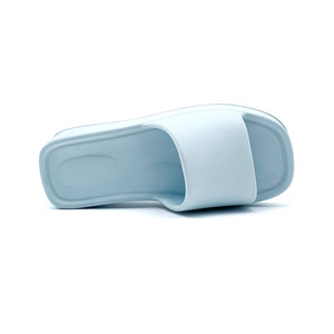 รองเท้าแตะส้นหนาสำหรับผู้หญิง, 2025เทรนด์แฟชั่นฤดูร้อนรองเท้าแตะลิ่มพื้นหนารองเท้าใส่อยู่บ้านหรือชายหาดลำลอง - Product Image 4