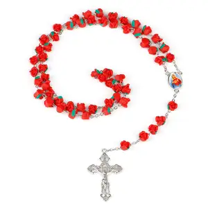 Collana con pendente a croce all'ingrosso perline di preghiera in argilla polimerica rossa rosario cattolico religioso vergine maria rosa collana con croce di fiori