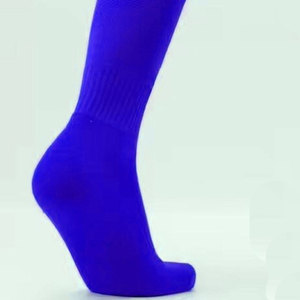 Chaussettes de sport antidérapantes sur mesure fabriquées au Pakistan, chaussettes de basket-ball de couleur unie pour adultes, vente en gros - Product Image 2