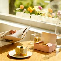 Boîte d'emballage alimentaire en papier kraft rose à couvercle rabattable pour biscuits, pâtisseries, cadeaux de boulangerie, organisateur de rangement décoratif élégant