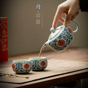 Service à thé Kung Fu en céramique pour la maison, un théière et deux tasses, design bleu et blanc en porcelaine, cadeaux d'affaires - Product Image 2