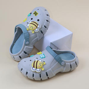 Sabots mignons pour enfants, design abeille grise, antidérapants, sandales d'été pour garçons et filles de 13 à 24 mois - Product Image 1