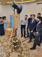 Machine photomaton portable double face en bois 2026 pour réception de photos et reçus, compatible SLR/DSLR et iPad, avec impression en libre-service pour mariages et événements, et support d'imprimante