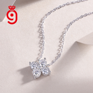 Beliebter Vierblättriger Klee Moissanit-Anhänger S925 Silber Modische Halskette Luxus-Schmuck für Damen Tägliches Tragen & Geschenke - Product Image 2
