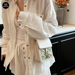 <span class=keywords><strong>Sac</strong></span> à main carré élégant en cuir PU pour femme, mini <span class=keywords><strong>sac</strong></span> à chaîne, directement de l'usine - Product Image 6