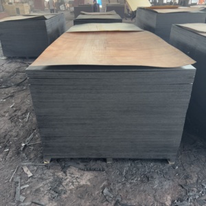 Ventas directas de fábrica antideslizantes 4x8ft 12 15 18mm película de álamo fenólico chapa de madera contrachapada moldura de construcción impermeable E1 - Product Image 2
