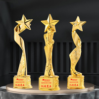 Nouvelle conception de trophées en résine plaqués or, médailles étoiles, gravure de logo personnalisée, trophées sportifs, coupe en résine